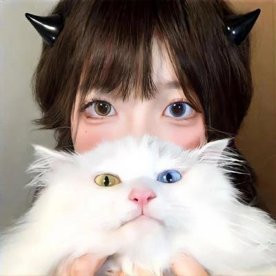 带子狼 在那双小手中